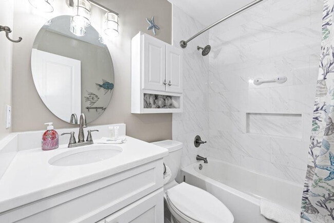 Building Photo - 405 Plantation Rd