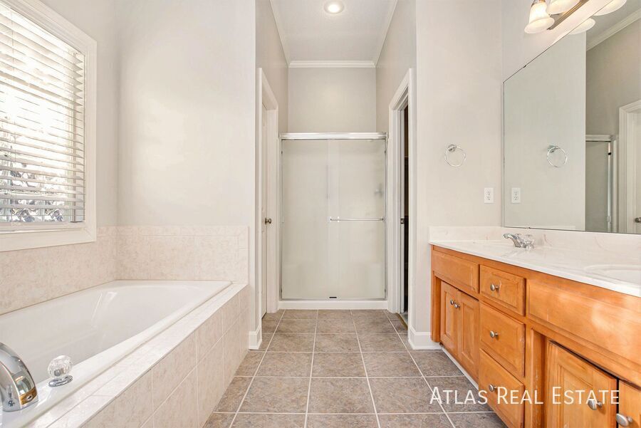 Building Photo - 1113 SW Blazing Star Dr