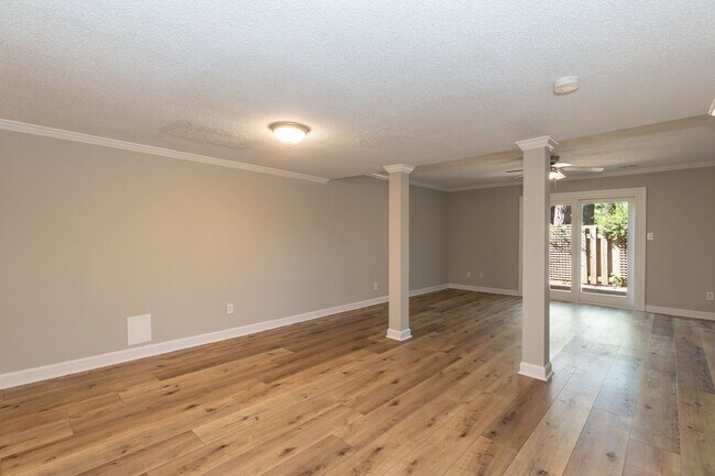 Building Photo - Fully Renovated 2BR Townhome-Style Condo – Available Now!