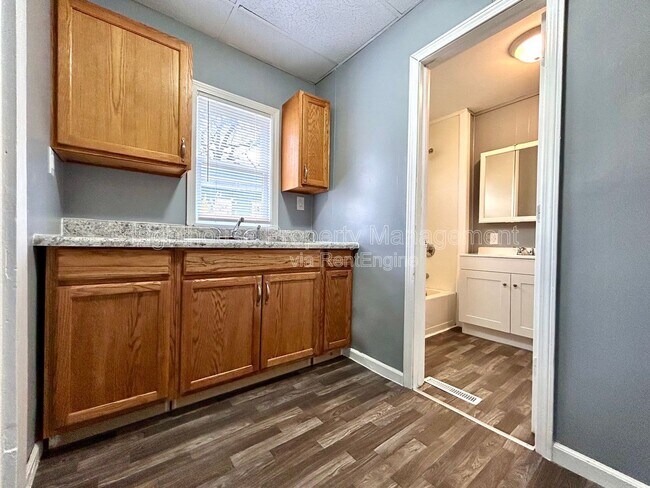 Building Photo - 1461 Leahy St