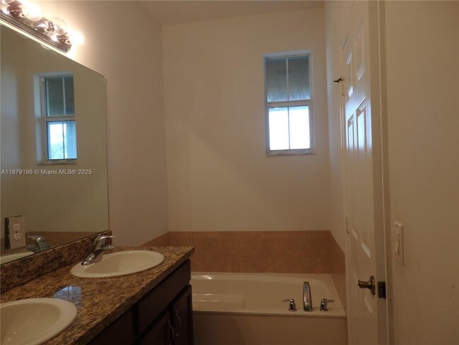 Building Photo - 1312 SW 147th Ave