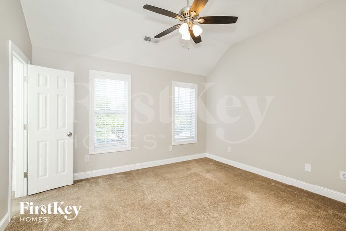 Building Photo - 5816 Brakenwood Dr
