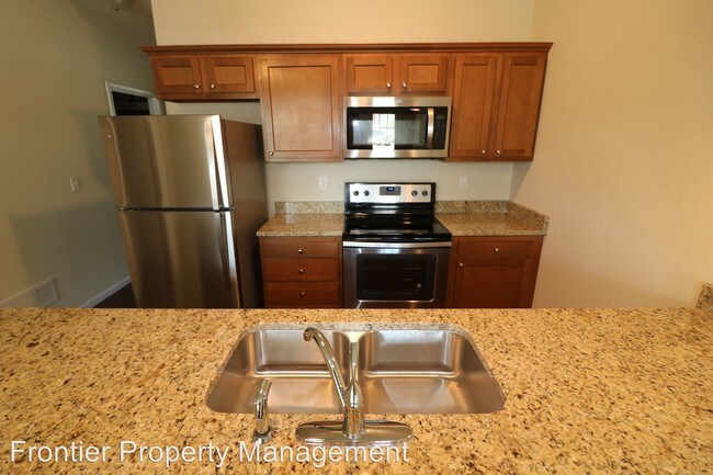 Building Photo - 1024 Fremont St