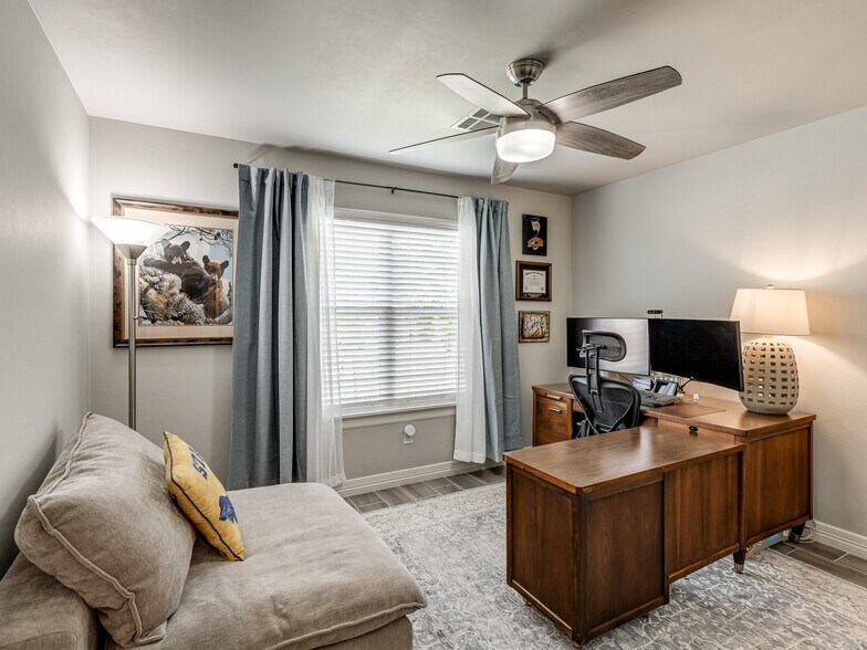 Building Photo - 9209 Anaum Ln