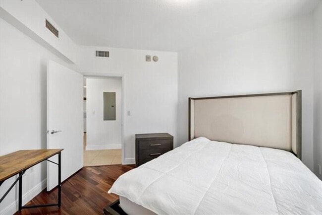 Building Photo - 7270 SW 88th St