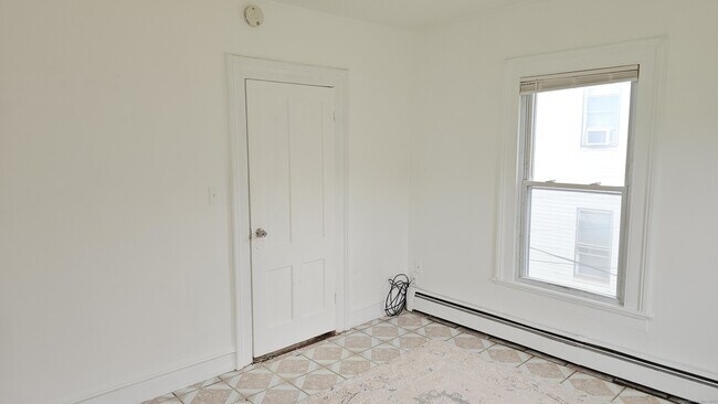 Building Photo - 86 Rockwell Ave