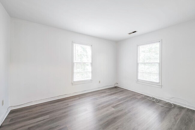 Building Photo - Great West End Two Bedroom Flat for rent