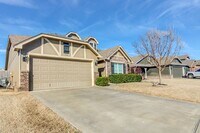 Building Photo - 3 Bed | 2 Bath in Owasso!