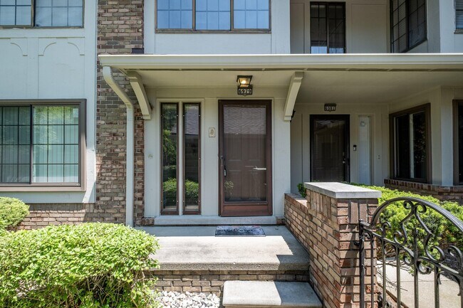 Building Photo - 6979 Pebble Creek Woods Dr
