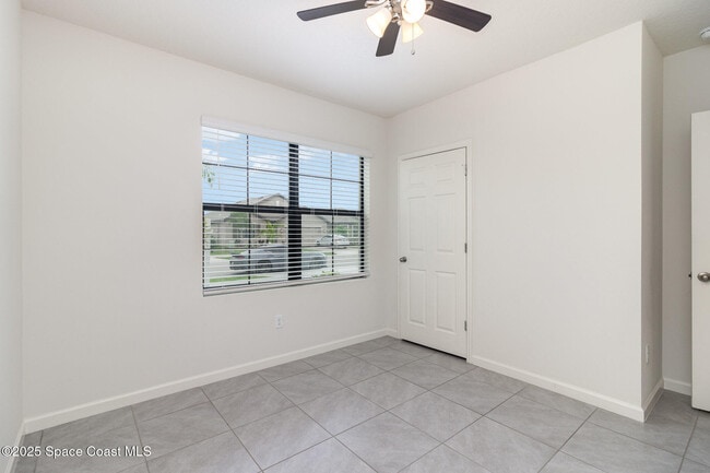 Building Photo - 975 Remington Green Dr SE