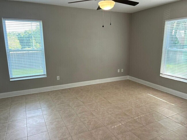 Building Photo - 912 Park Valley Cir