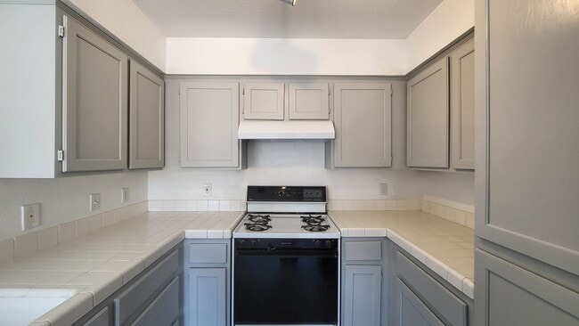 Building Photo - Henderson Home