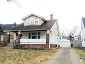 Building Photo - 5 Bed - 2 Full Bath Cape Cod for Rent!