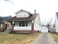 Building Photo - 5 Bed - 2 Full Bath Cape Cod for Rent!