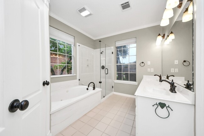 Building Photo - 2405 Guilbeau Ln