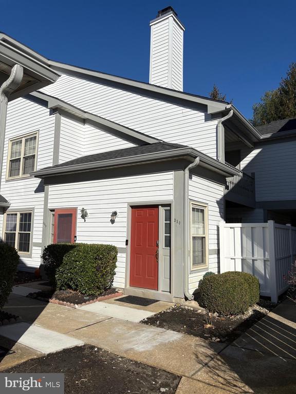 Building Photo - 310 Steeplechase Ct