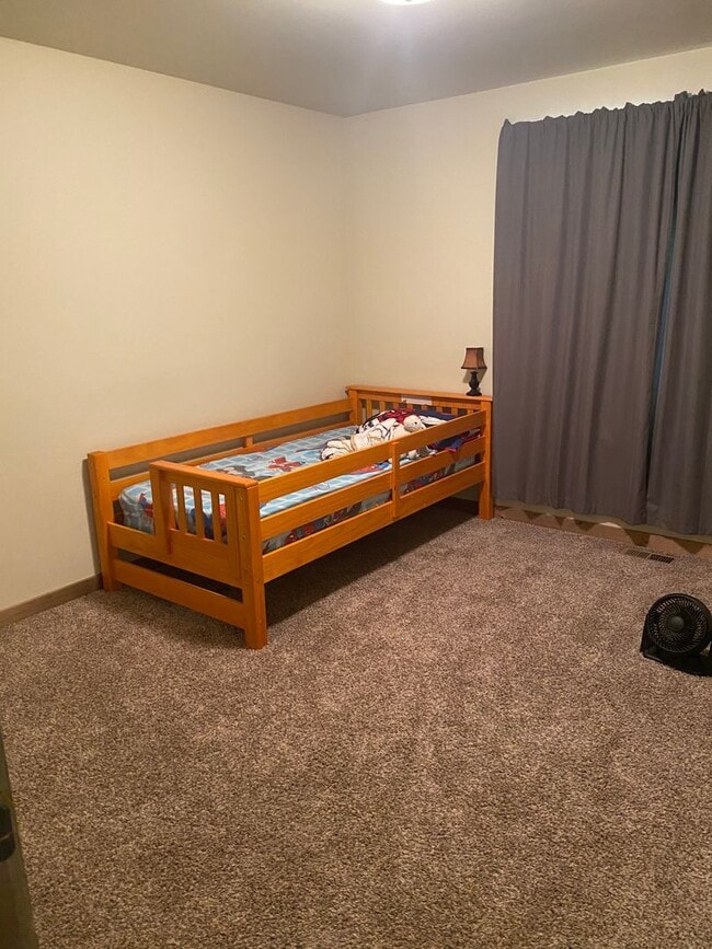 Building Photo - 3 Bed 2 Bath home in Bozeman