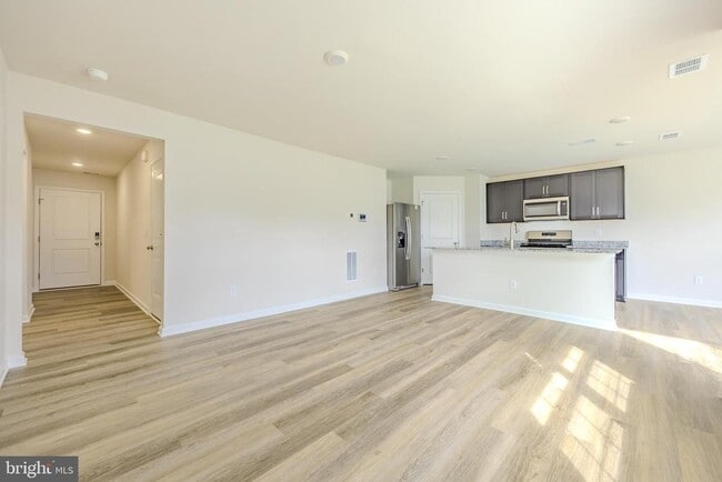 Building Photo - 110 Charing Cross Dr