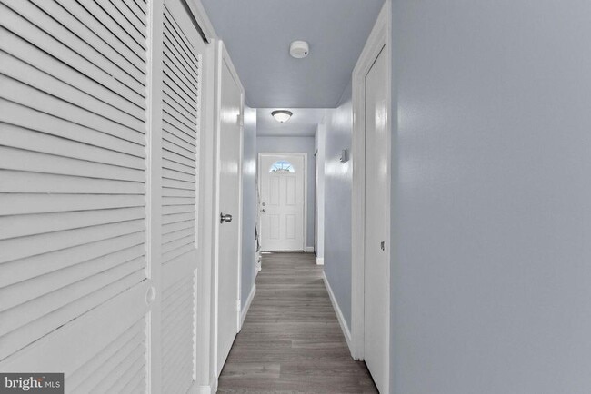 Building Photo - 8145 Community Dr