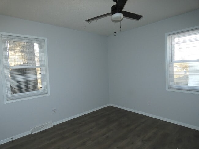 Building Photo - 5220 NE 57th St