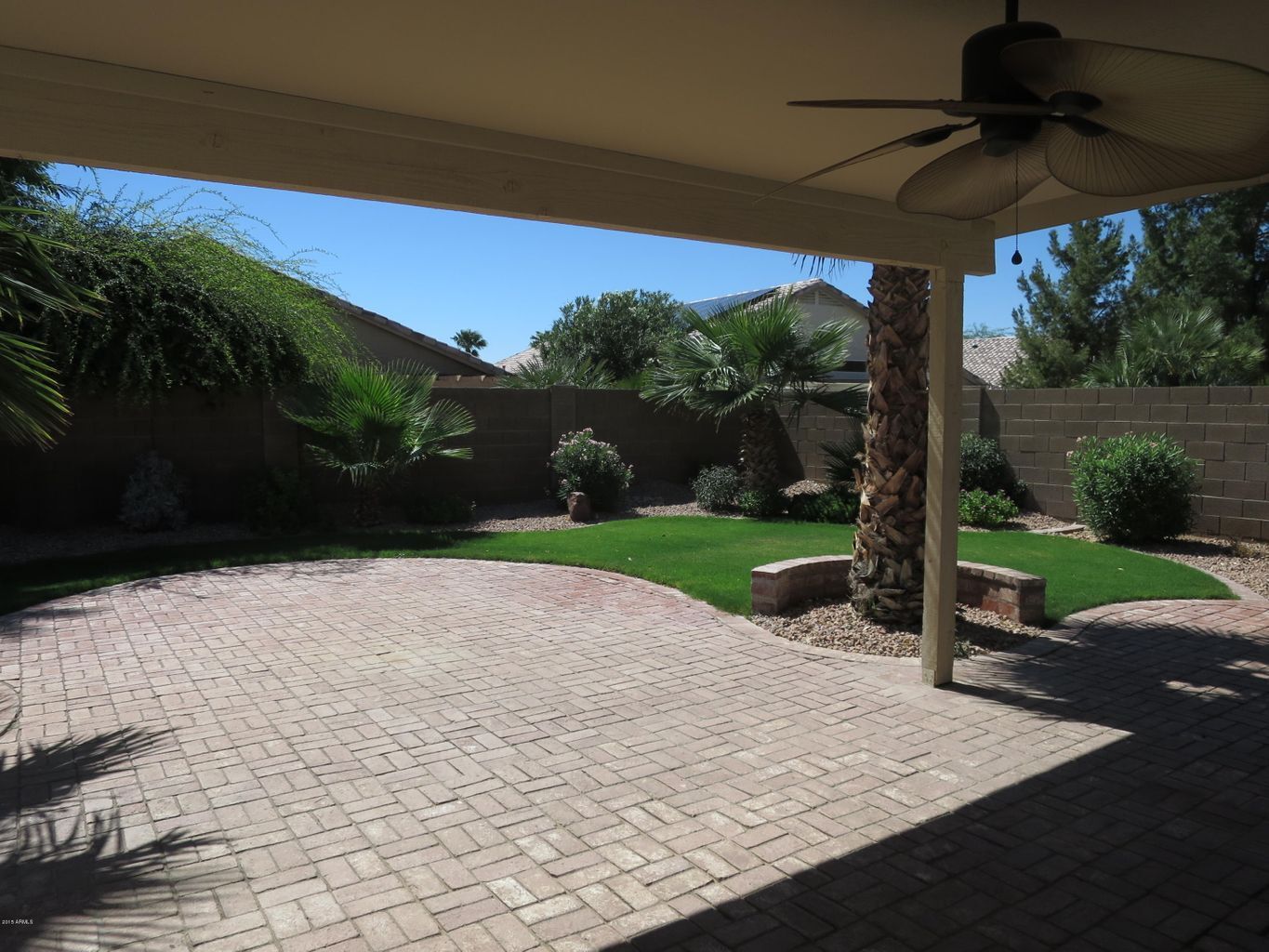 Big covered patio with ceiling fan - 9139 W Davis Rd