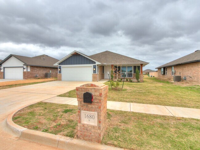 Primary Photo - Beautiful New Home!