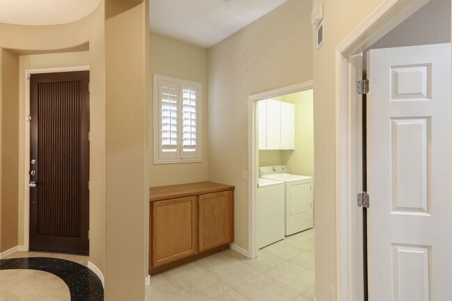 Building Photo - Anthem Country Club Beauty w/ Casita