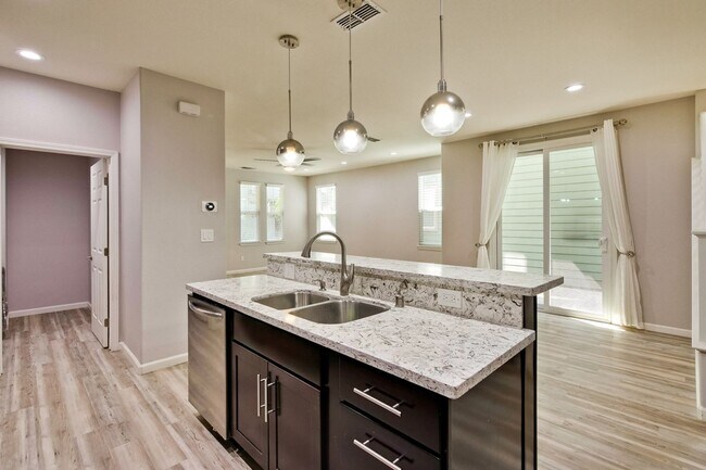 Building Photo - 309 Rayos Del Sol Dr