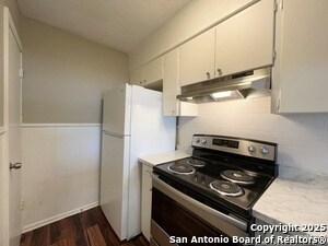 Building Photo - 311 E San Antonio Ave