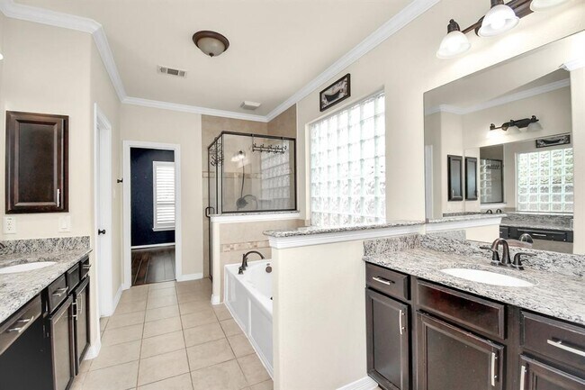 Building Photo - 26535 Ashwood Creek Ln