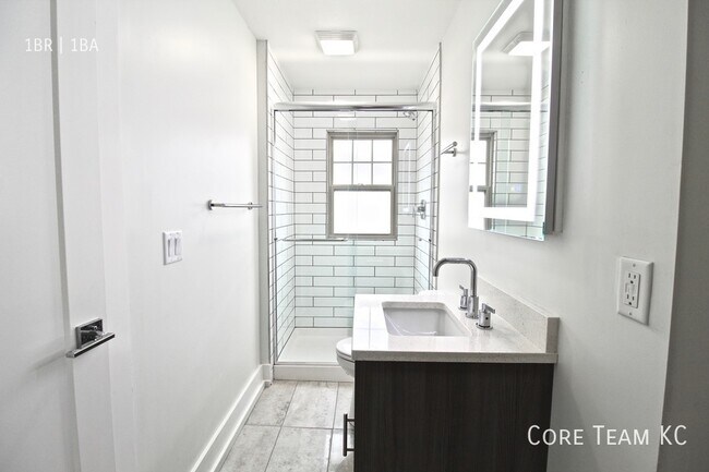 Building Photo - 4315 Roanoke Pkwy