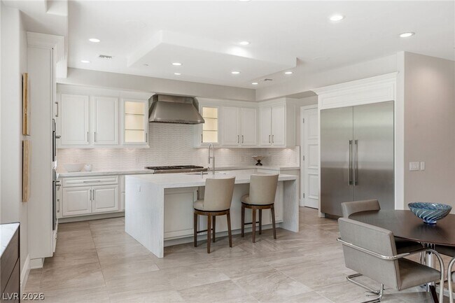 Building Photo - 9101 Alta Dr