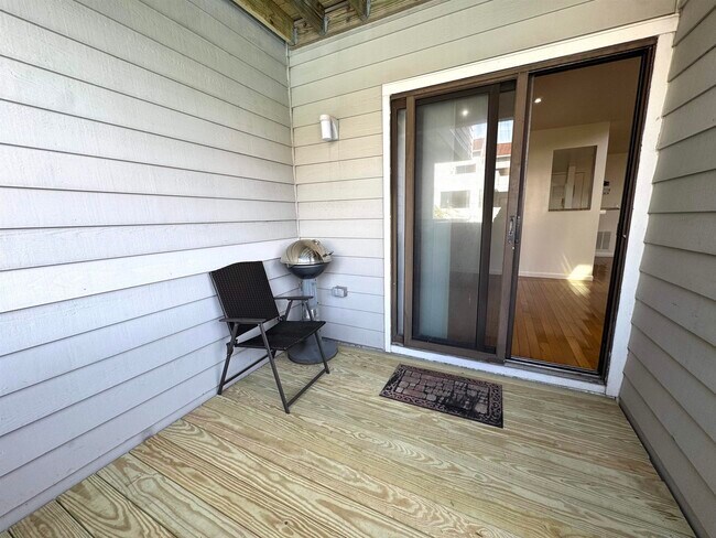 Building Photo - 819 Topsail Ln