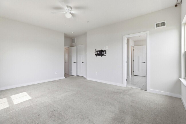 Building Photo - 5714 Richmanor Terrace