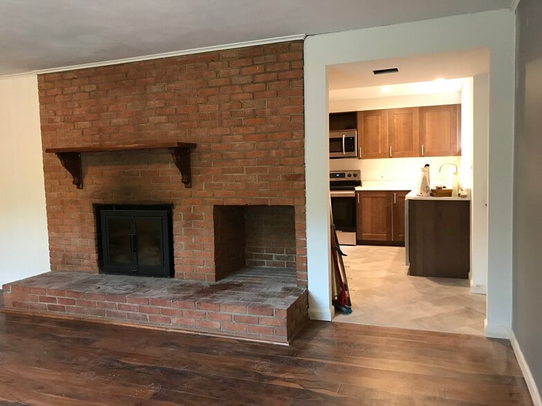 Building Photo - 4805 Randolph Dr