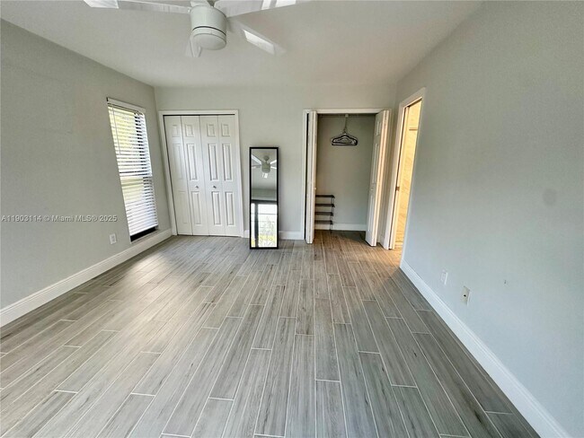 Building Photo - 6300 Royal Woods Dr