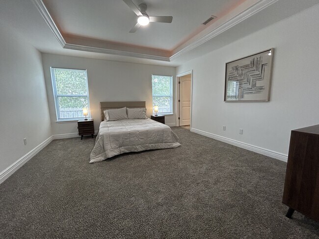 Building Photo - 5713 Camden Cir