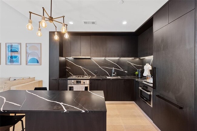 Building Photo - 44 East Ave