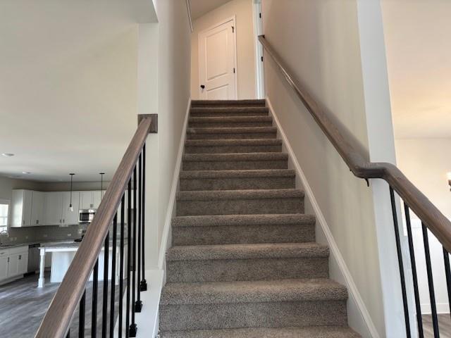 Building Photo - 796 Rodeo Dr