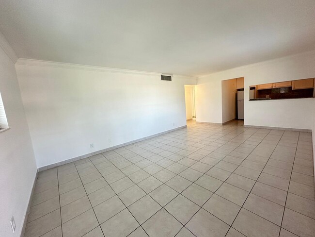 Building Photo - 817 Lighthouse Dr