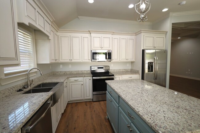 Building Photo - 3844 Coventry Dr