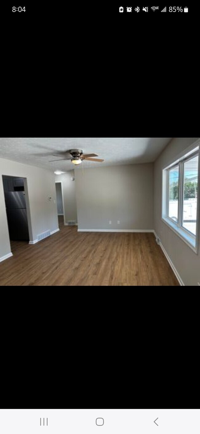 Building Photo - 606 S Beemer St