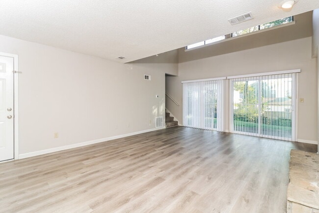 Building Photo - 20 Briar Gate Ln