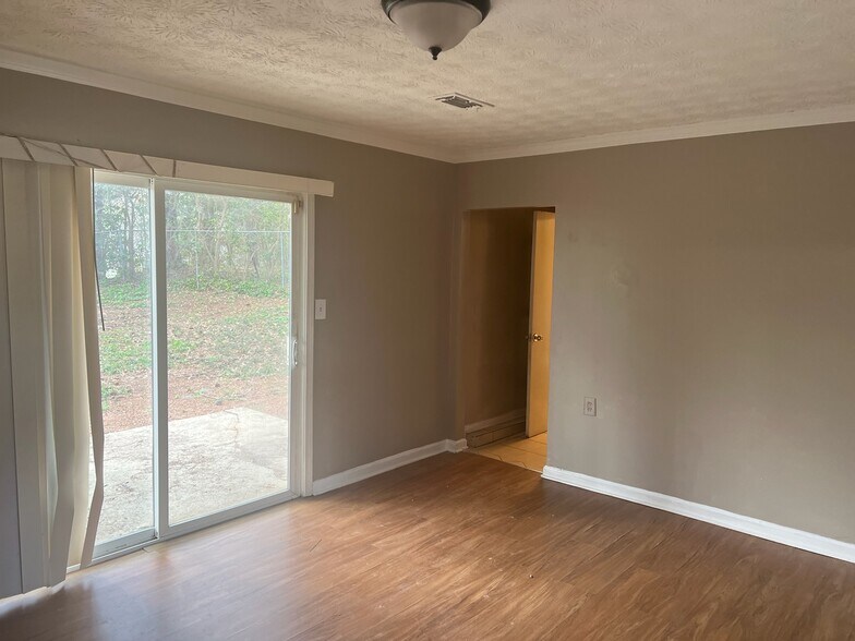 Building Photo - 2311 Bermuda Run Ct