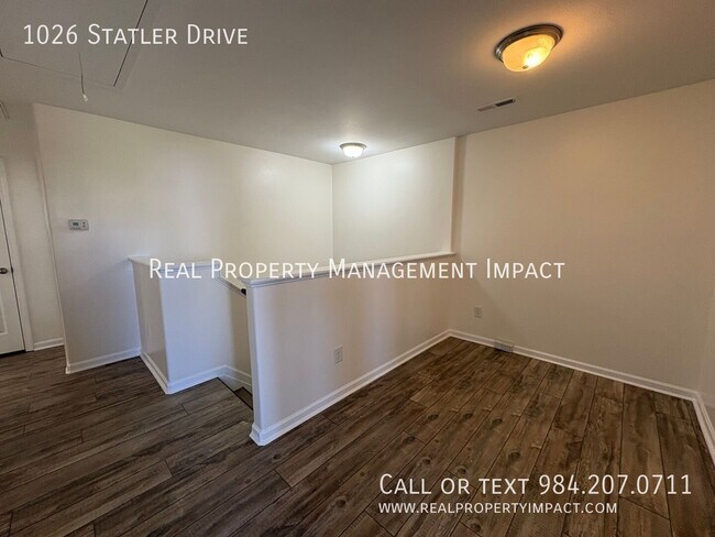 Building Photo - 1026 Statler Dr