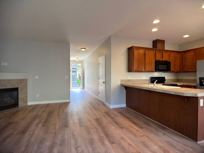 Building Photo - 3608 NE 42nd St