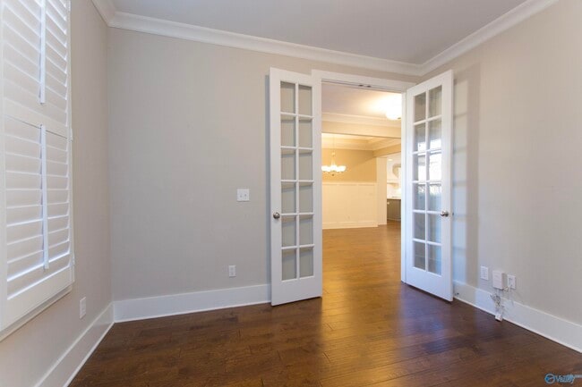 Building Photo - 2121 S Meadows Dr