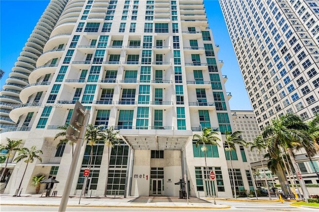 Building Photo - 300 S Biscayne Blvd