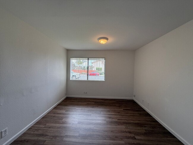 Building Photo - Pioneer Village- Large Single Story Home Near Marian Hospital/101 Frwy