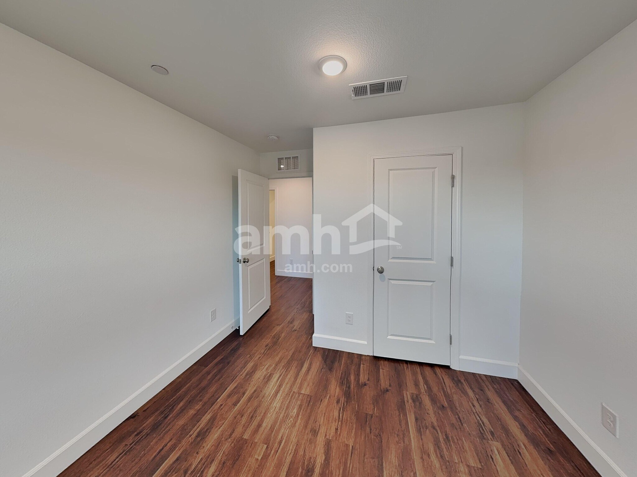 Building Photo - 642 N Water St